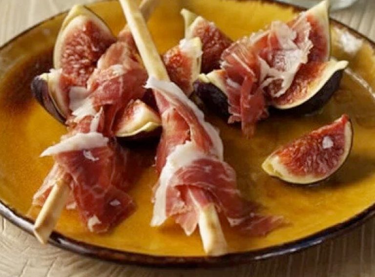Breadsticks with Figs and Jamón Ibérico 